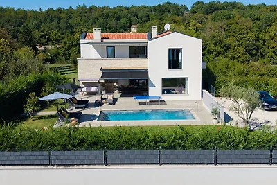 Moderna vila od 300 m² • King size krevet