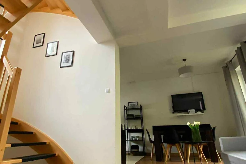 Entspannen Sie in unserer gemütlichen Ferienwohnung mit Seeblick!
