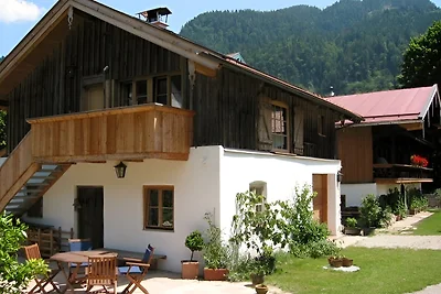 Zirbenholz Ferienhaus mit Sauna und eingezäuntem Garten