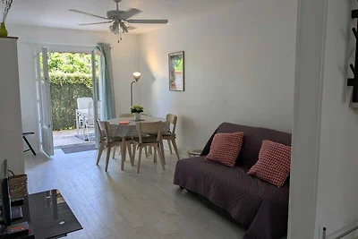 Ruhige Wohnung mit Terrasse,200 metern entfernt vom Strand, Privates Parkplatz (La Ciotat)
