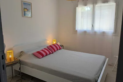 Ruhige Wohnung mit Terrasse,200 metern entfernt vom Strand, Privates Parkplatz (La Ciotat)