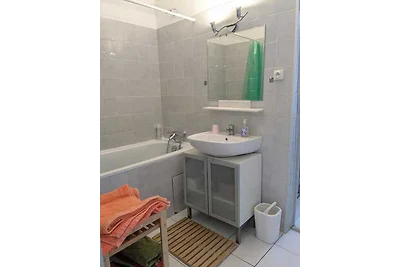 Ruhige Wohnung mit Terrasse,200 metern entfernt vom Strand, Privates Parkplatz (La Ciotat)