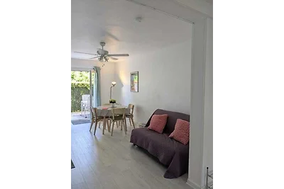Ruhige Wohnung mit Terrasse,200 metern entfernt vom Strand, Privates Parkplatz (La Ciotat)