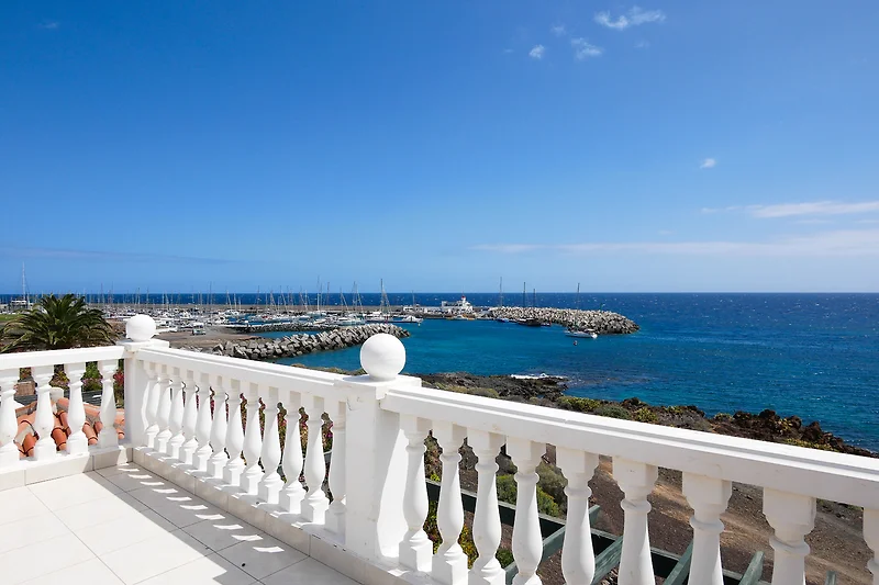 Blick auf den Sportboothafen