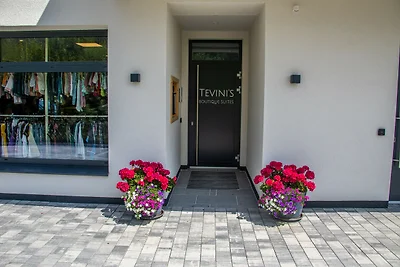 Tevini Boutique Suites - Studio