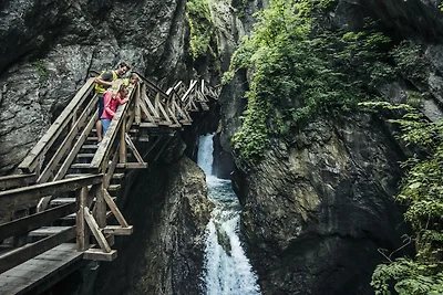 Landhaus Lodges Kaprun - Thomas, Pool &...