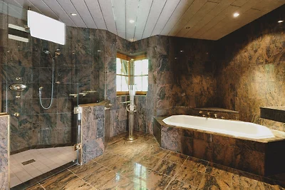 Landhaus Lodges Kaprun - Johann, Pool &...