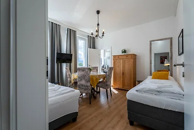 Living Eden - TOP 12, Im Zentrum & Seeblick