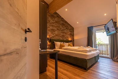 Tevini Boutique Suites - Apartment Fire,...