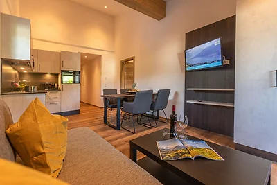 Tevini Boutique Suites - Apartment Fire,...