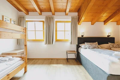 Landhaus Lodges Kaprun - Johann, Pool &...