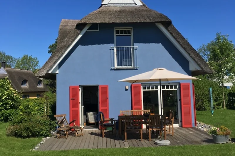 Modernes, maritimes Ferienhaus mit toller Ausstattung und Traumblick zum Leuchtturm