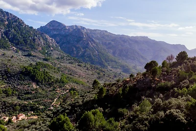 Berghut in de buurt van de zee