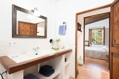 Berghut in de buurt van de zee