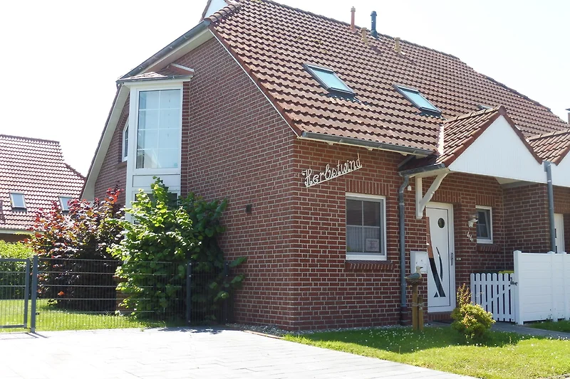 Gemütliches Ferienhaus und privatem Stellplatz.