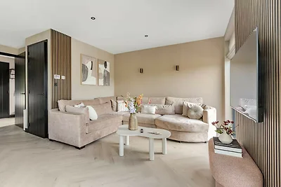 Luxe wellness villa aan het water