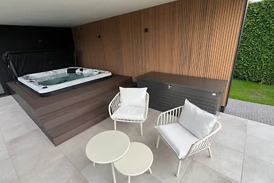 Luxe wellness villa aan het water