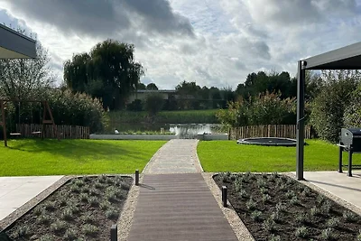 Luxe wellness villa aan het water