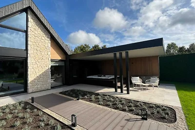 Luxe wellness villa aan het water