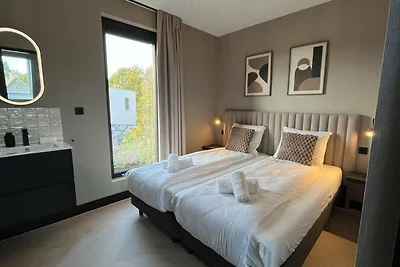 Luxe wellness villa aan het water