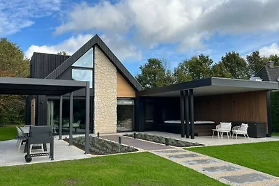 Luxe wellness villa aan het water