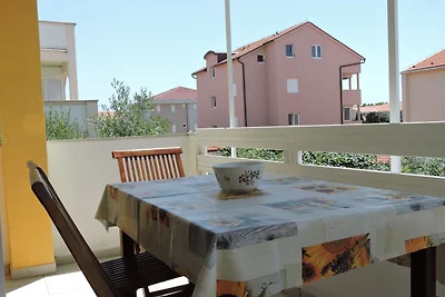 Appartamento Vacanza con famiglia Novalja