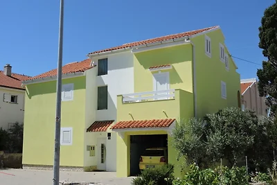 Appartamento Vacanza con famiglia Novalja