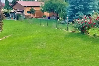 Doppelhaushälfte mit großem Garten und Terrasse