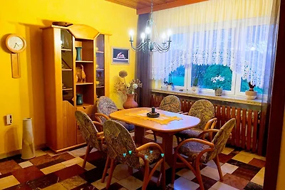 Doppelhaushälfte mit großem Garten und Terrasse