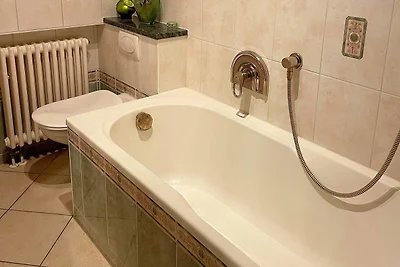 Doppelhaushälfte mit großem Garten und Terrasse