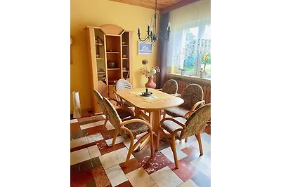 Doppelhaushälfte mit großem Garten und Terrasse