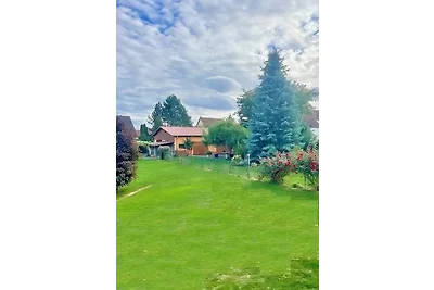 Doppelhaushälfte mit großem Garten und Terrasse