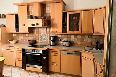 Doppelhaushälfte mit großem Garten und Terrasse