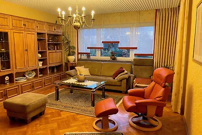 Doppelhaushälfte mit großem Garten und Terrasse