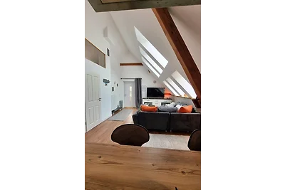 Wohnen auf Zeit im hellen Loft