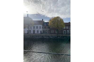 Klein Herenhuis aan de Kaai in centrum pittoreske Sluis