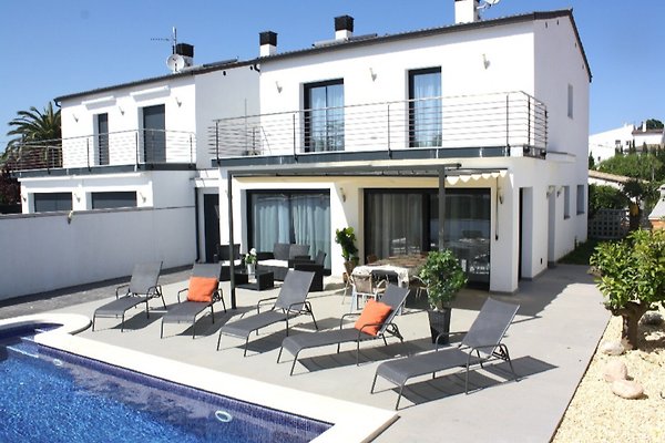 Chalet Fantastico mit Pool u. Klima in Empuriabrava - Firma Sunshine