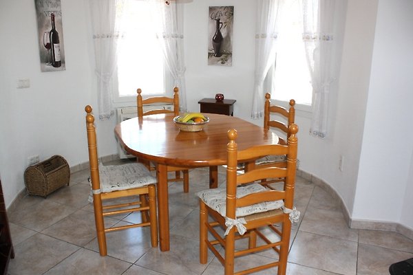 Casa Espana mit Pool in Empuriabrava - Firma Sunshine-Holiday, Frau S