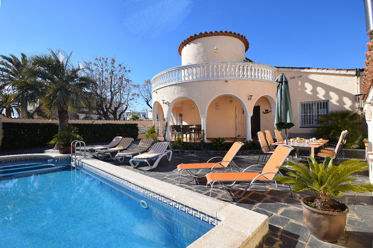 Villa Barcelona mit Pool u. Klima in Empuriabrava - Firma Sunshine