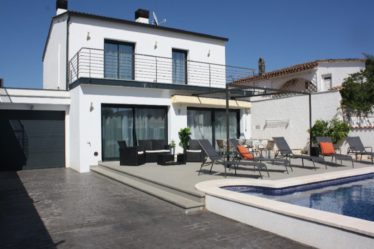 Chalet Fantastico mit Pool u. Klima in Empuriabrava - Firma Sunshine