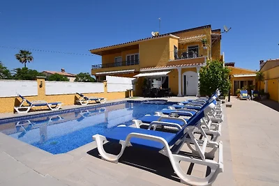 Arena 3xWohng., Pool, Klima, 13 P.