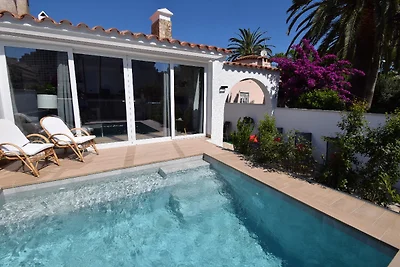Casa Gerda mit Pool, Strandnah