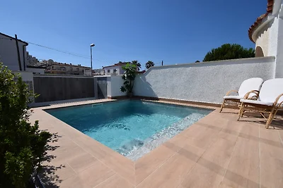 Casa Gerda mit Pool, Strandnah