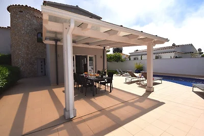 Villa Stephano mit Pool (Neubau)