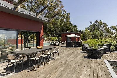 Carmim Villa by Cadenzalux