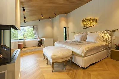 A Pines & Palms Estate by Cadenzalux