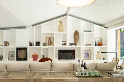 Havenwood Villa by CadenzaLux