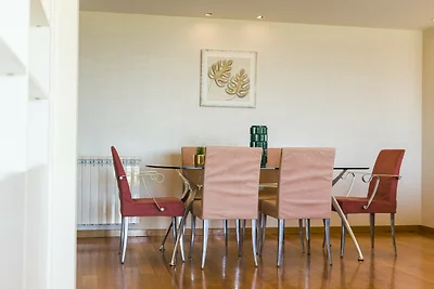 Estoril Queen's Apartment by CadenzaLux