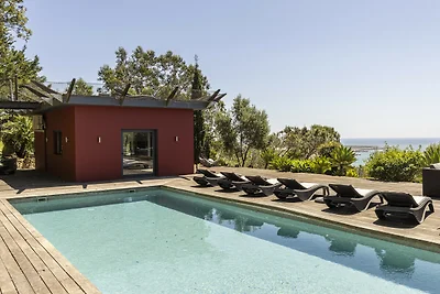 Carmim Villa by Cadenzalux