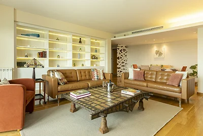 Estoril Queen's Apartment by CadenzaLux